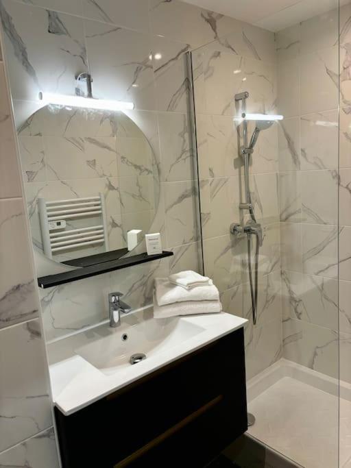 Apartament L'Olivier - Calme, Chaleureux, Proche Transports Lyon Zewnętrze zdjęcie